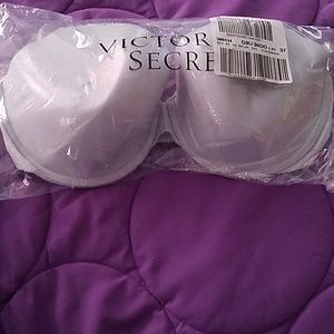 BRAND NEW Body by Victoria 36DD Bra